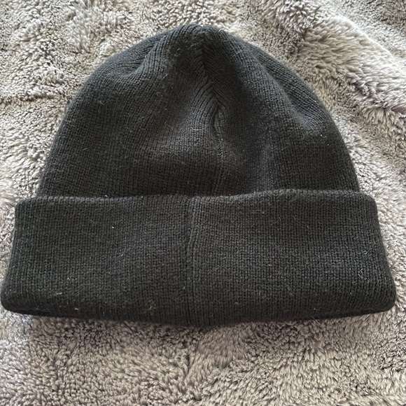 ADIDAS BLACK BEANIE - Picture 4 of 7